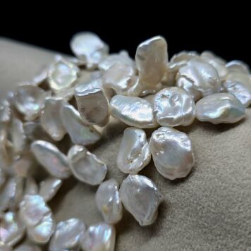 Perła Naturalna Biała Keshi 20x19x4 mm Płatek