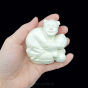 Rzeźba Kobiety z Brzoskwinią w Zielonym Chryzoprazie 71x67x40 mm - 5